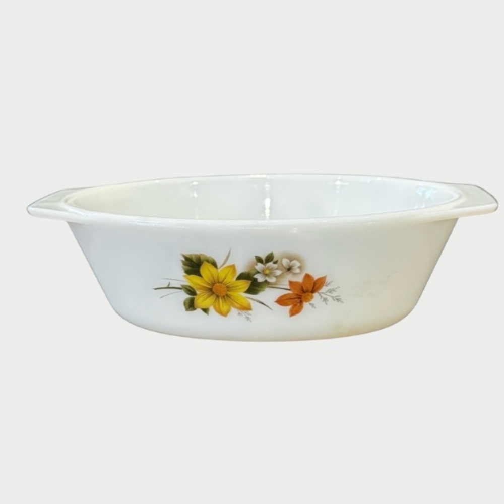 Vintage Pyrex Autumn Glory Cassarole Dish 1960’s